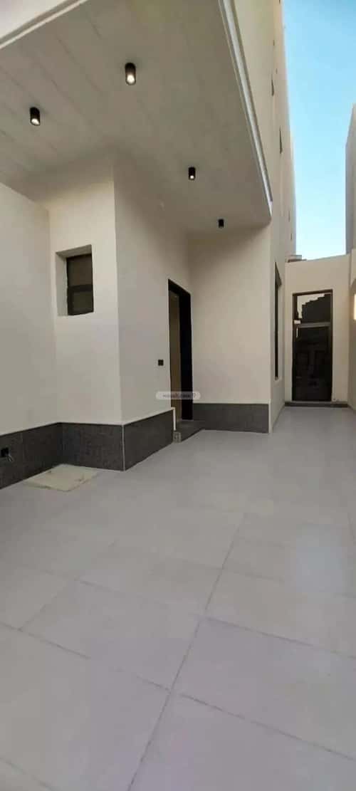 Floor 153 SQM with 5 Bedrooms Al-Awaly, West Riyadh, Riyadh