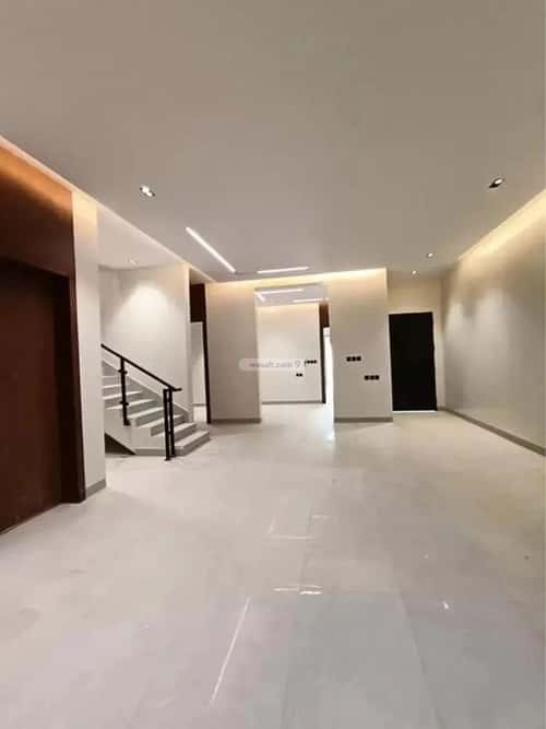 Floor 213 SQM with 5 bedrooms عكاظ، جنوب الرياض، الرياض