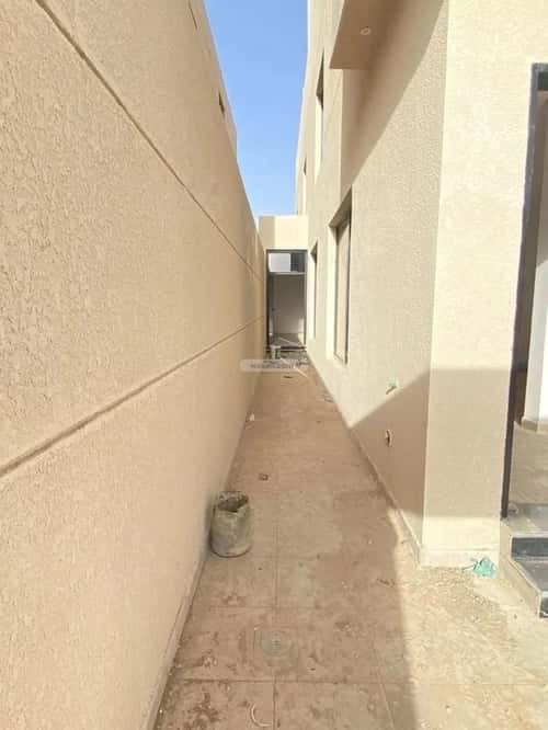 Floor 194 SQM with 5 bedrooms العوالي، غرب الرياض، الرياض