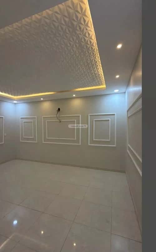 فيلا 200 متر مربع غربية على شارع 15م الصواري، الخبر