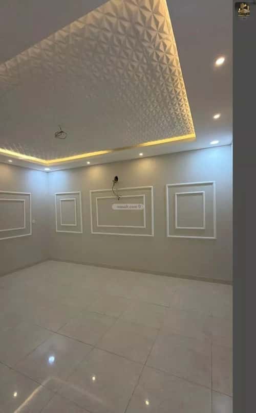 فيلا 200 متر مربع غربية على شارع 15م الصواري، الخبر