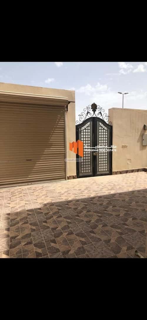 فيلا 300 متر مربع شرقية على شارع 20م الشعلة، الدمام