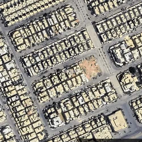 فيلا 260 متر مربع شرقية على شارع 15م العارض، شمال الرياض، الرياض