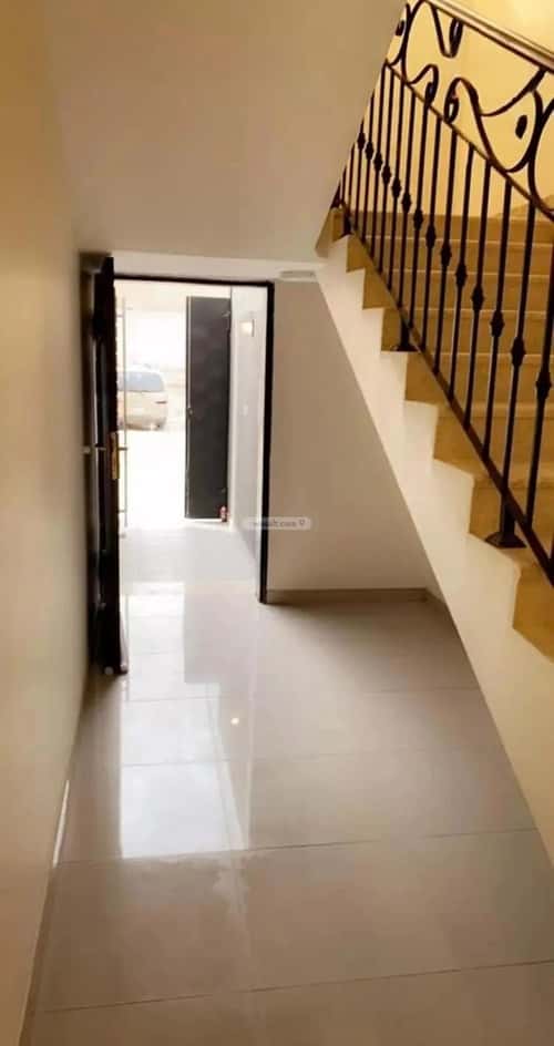 فيلا 712 متر مربع شمالية على شارع 15م النرجس، شمال الرياض، الرياض