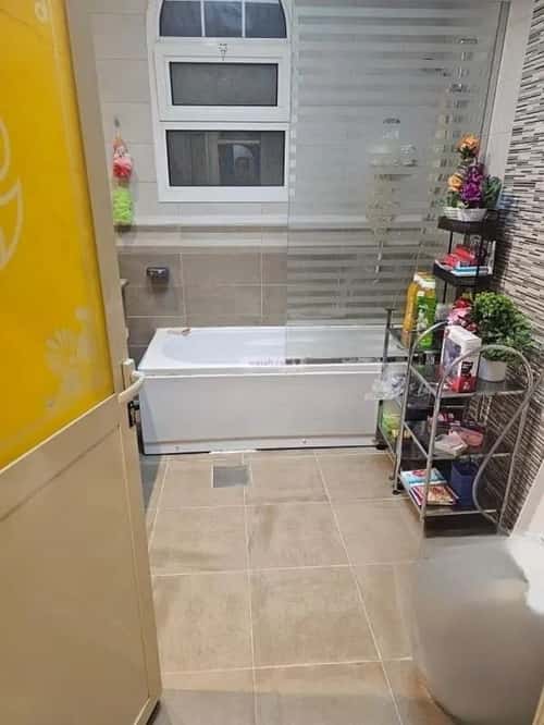 فيلا 810 متر مربع غربية على شارع 20م الخليج، شرق الرياض، الرياض