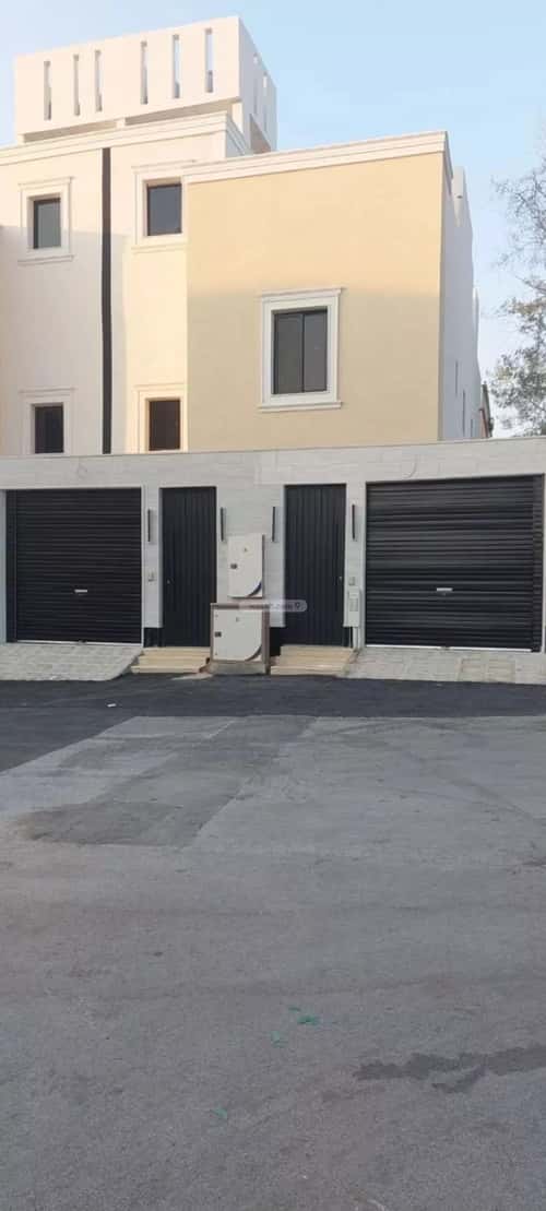 Floor 148 SQM with 5 Bedrooms Dahrat Al-Badeah, West Riyadh, Riyadh