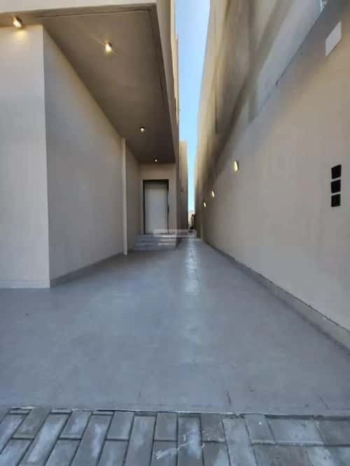 شقة ب 5 غرف المعلاة، أحد رفيدة