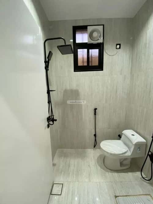 Floor 250 SQM with 6 bedrooms الورود، خميس مشيط