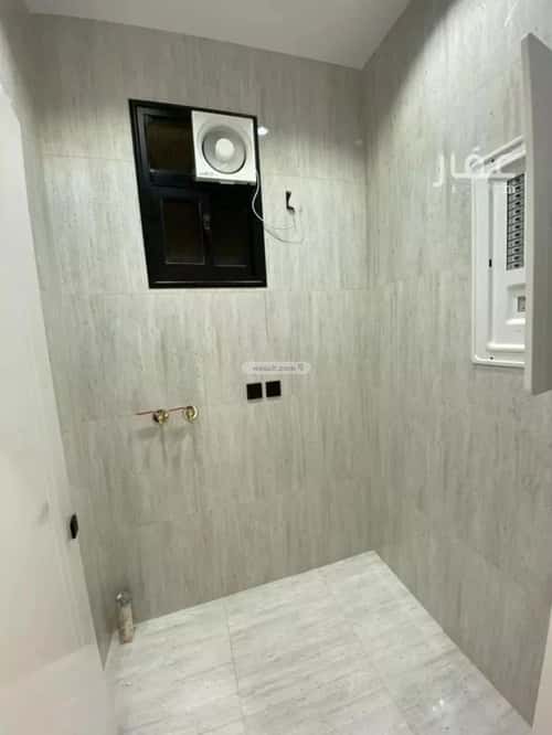 Floor 250 SQM with 6 bedrooms الورود، خميس مشيط