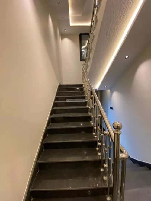 Floor 211 SQM with 6 bedrooms اليرموك، خميس مشيط