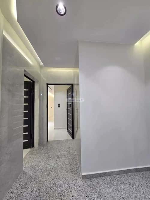 Floor 197 SQM with 6 bedrooms المعلاة، أحد رفيدة
