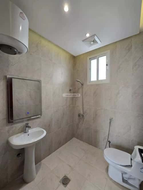 فيلا 300 متر مربع شمالية على شارع 15م الظرفة، خميس مشيط