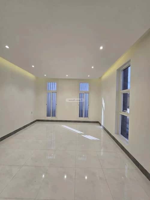 فيلا 300 متر مربع شمالية على شارع 15م الظرفة، خميس مشيط