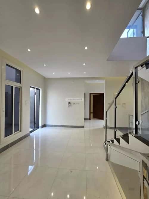 فيلا 300 متر مربع شمالية على شارع 15م الظرفة، خميس مشيط