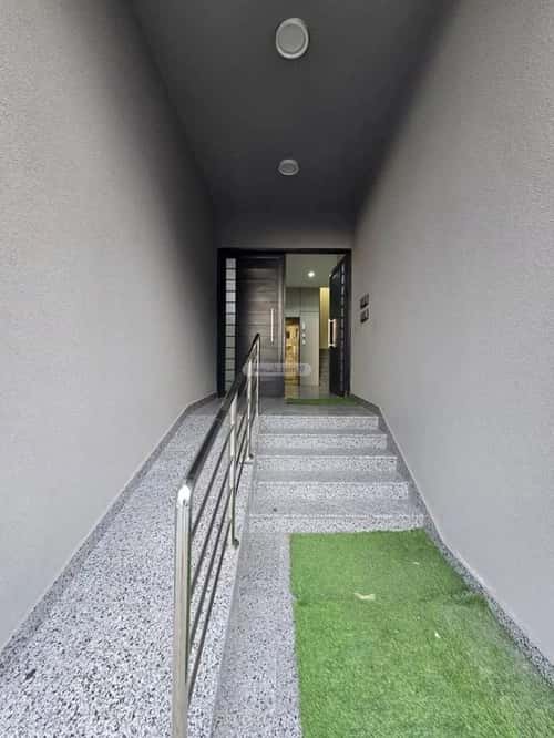 Apartment with 6 Bedrooms Al-Sharafiya, Abha