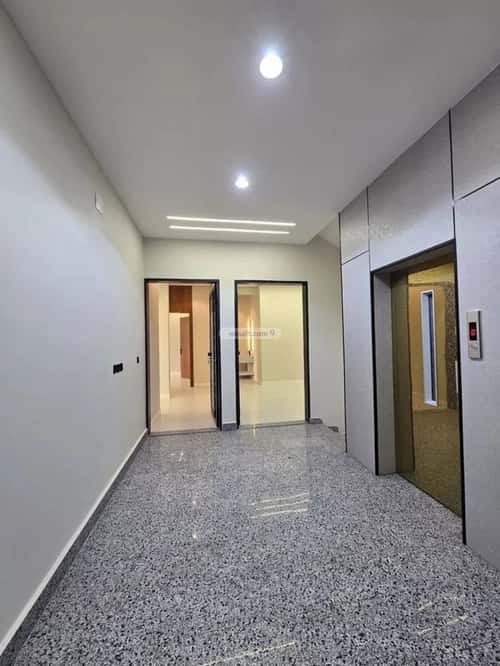 Apartment with 6 Bedrooms Al-Sharafiya, Abha