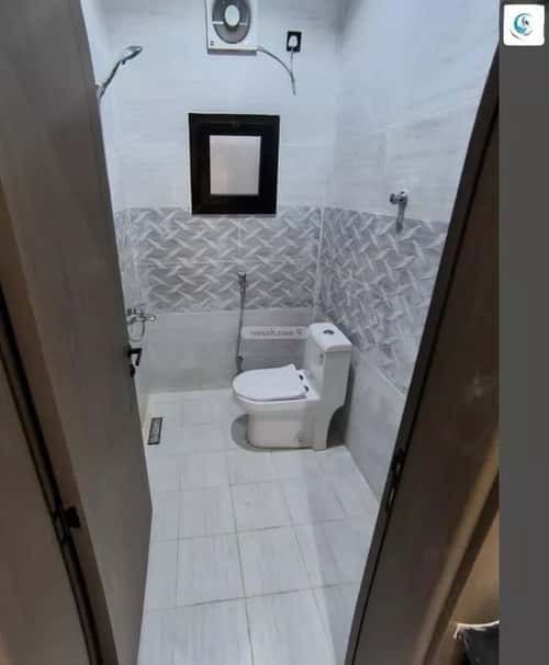 فيلا 270 متر مربع غربية على شارع 20م الفنار، الجموم - بحرة