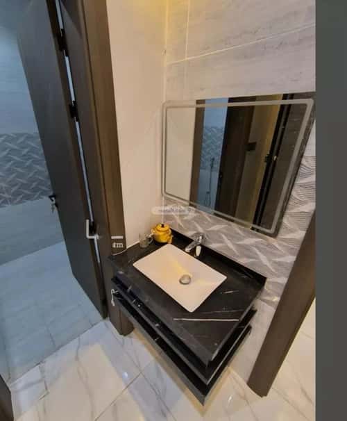 فيلا 270 متر مربع غربية على شارع 20م الفنار، الجموم - بحرة