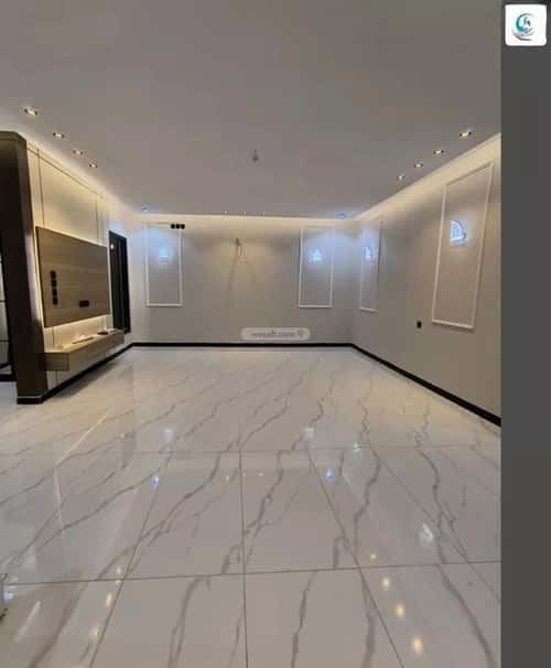 فيلا 270 متر مربع غربية على شارع 20م الفنار، الجموم - بحرة