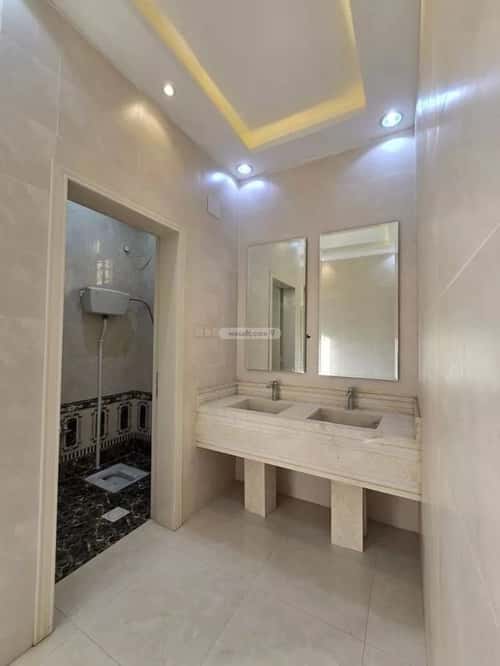 فيلا 300 متر مربع غربية على شارع 15م النور، خميس مشيط