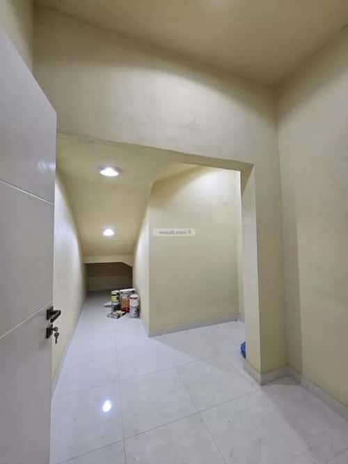 فيلا 300 متر مربع غربية على شارع 15م النور، خميس مشيط