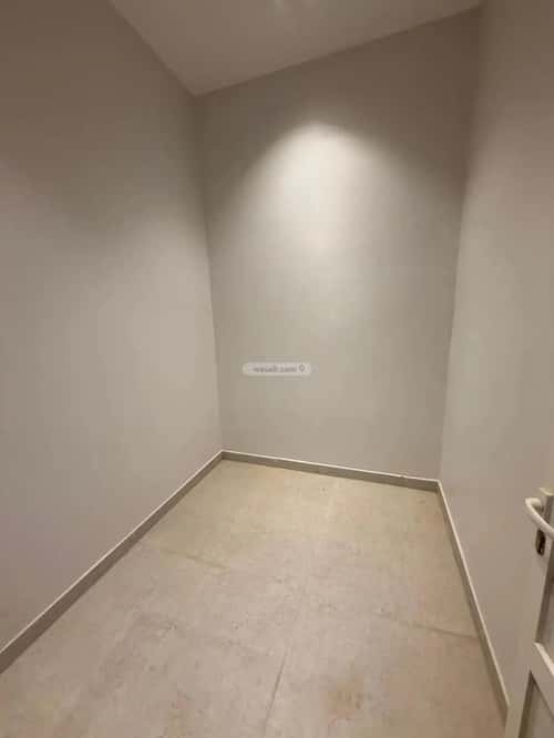 Floor 200 SQM with 5 Bedrooms Al-Janadriyah, East Riyadh, Riyadh