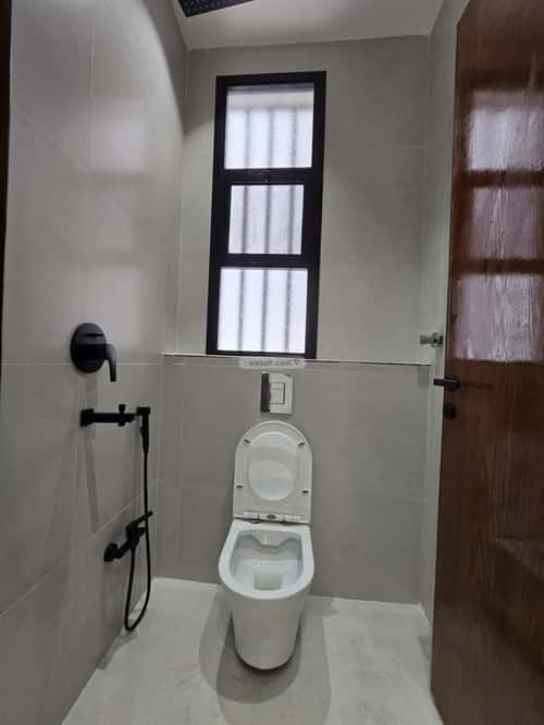 Floor 187 SQM with 6 Bedrooms Al Maamoura, Khamis Mushait