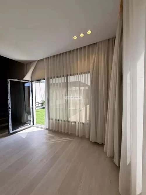 فيلا 280 متر مربع شرقية على شارع 20م الواحة، شرق جدة، جدة