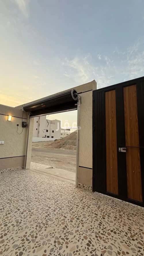 Floor 372 SQM with 6 bedrooms السلام، المدينة المنورة