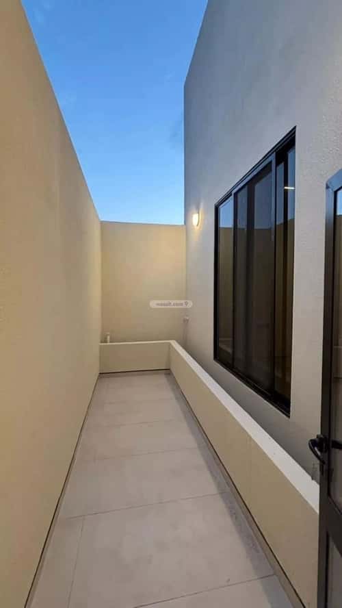 Floor 270 SQM with 5 Bedrooms Haya Nabla, Madinah
