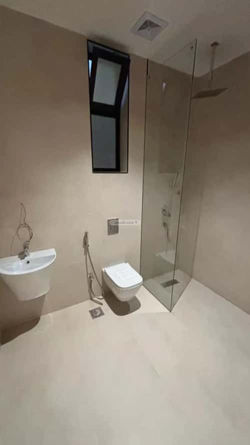 Floor 300 SQM with 5 Bedrooms Haya Nabla, Madinah