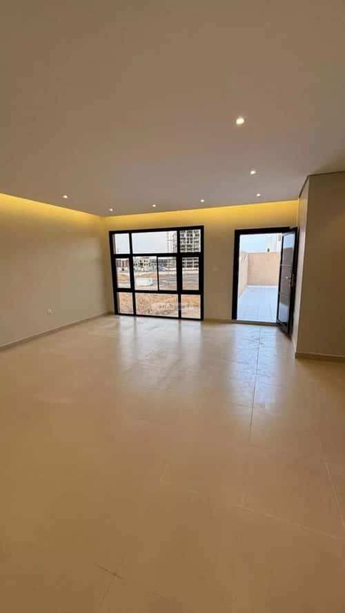 Villa 382 SQM facing East on 14m width street شوران، المدينة المنورة