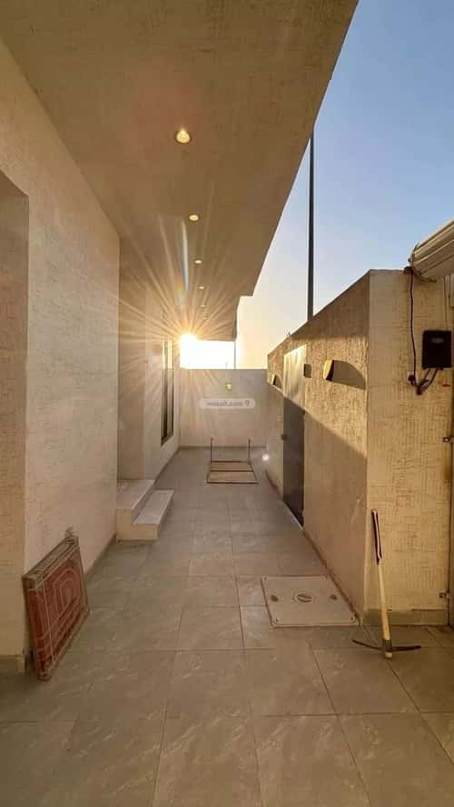 فيلا 230 متر مربع شمالية على شارع 16م نبلاء، المدينة المنورة