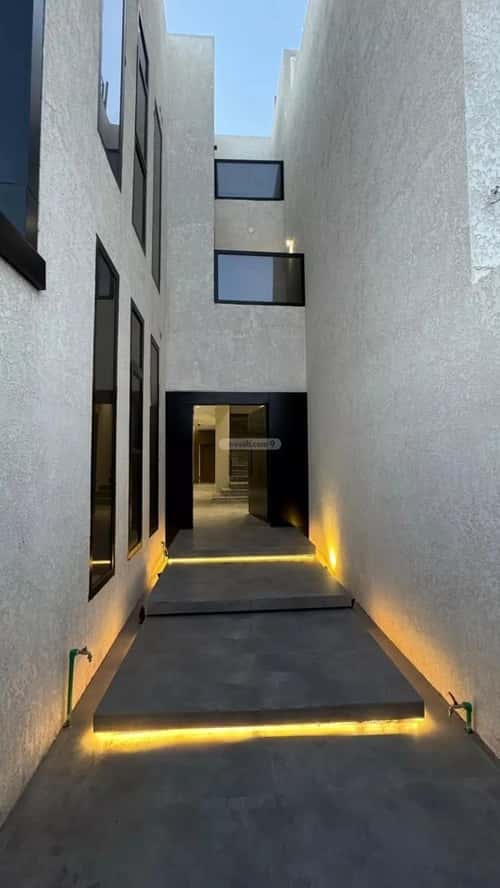 Villa 325 SQM facing South on 14m width street شوران، المدينة المنورة