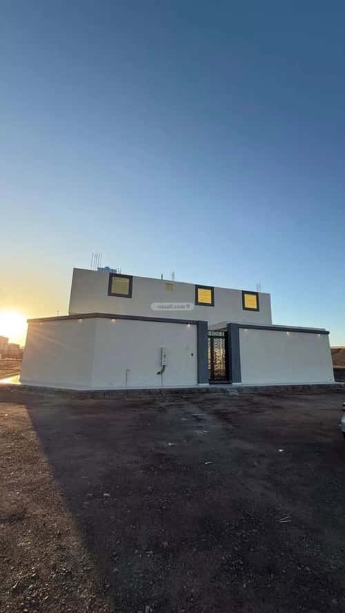 Floor 384 SQM with 7 Bedrooms Industrial City, Madinah