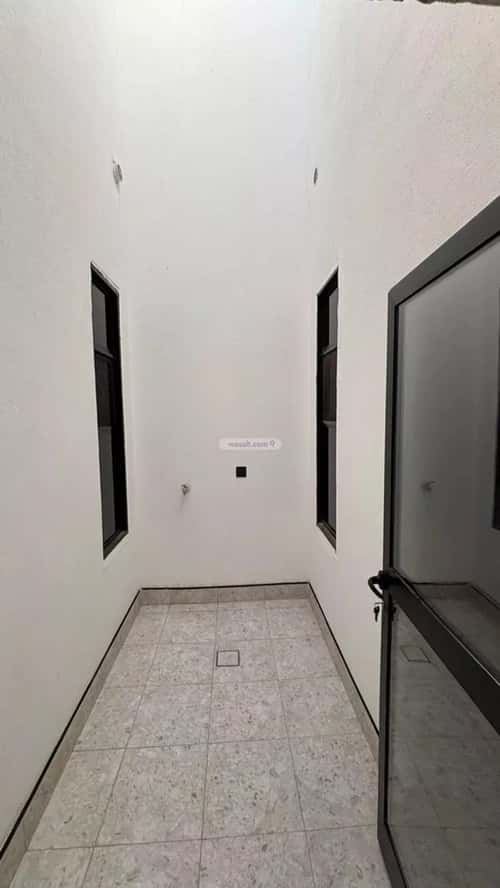 Floor 351 SQM with 6 Bedrooms Haya Nabla, Madinah