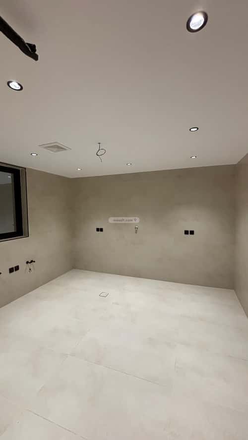 Floor 300 SQM with 5 Bedrooms Haya Nabla, Madinah