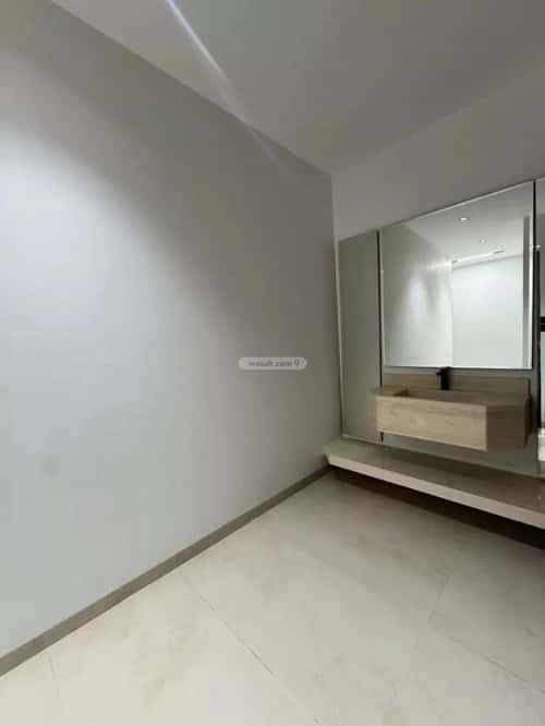 Floor 300 SQM with 5 Bedrooms Haya Nabla, Madinah