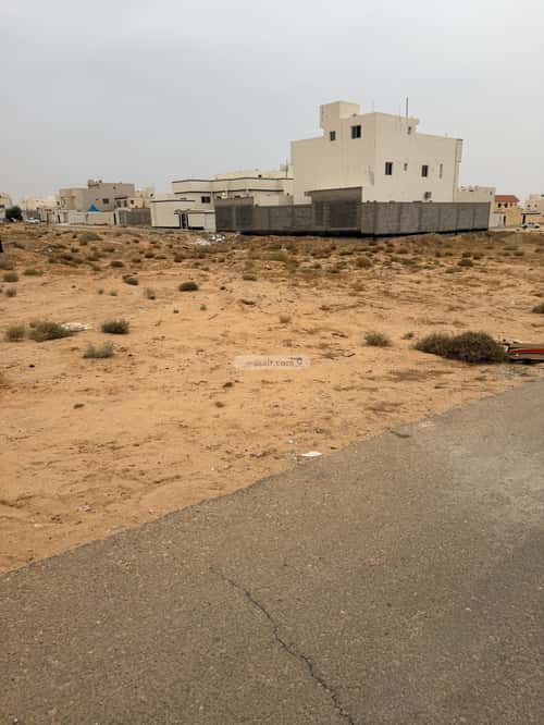أرض 1050 متر مربع شرقية على شارع 15م الشفق، بريدة