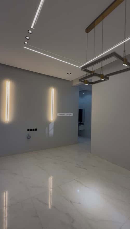 فيلا 250 متر مربع غربية على شارع 15م السليمانية، بريدة