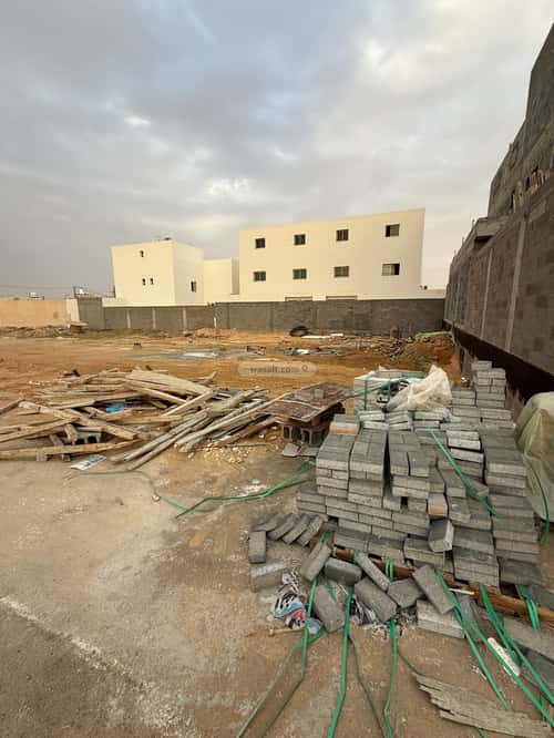 أرض 275 متر مربع غربية على شارع 18م النقيب الشمالي، بريدة