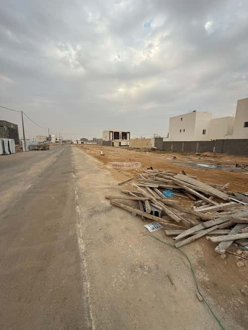 أرض 275 متر مربع غربية على شارع 18م النقيب الشمالي، بريدة