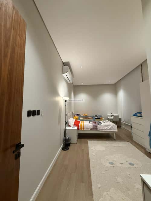 فيلا 220 متر مربع شرقية على شارع 15م النرجس، شمال الرياض، الرياض