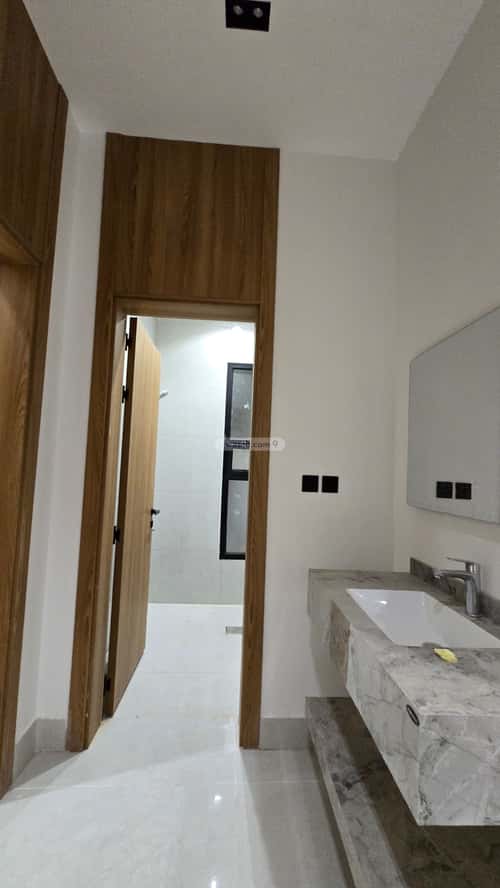 Floor 169 SQM with 6 Bedrooms Ohod, South Riyadh, Riyadh