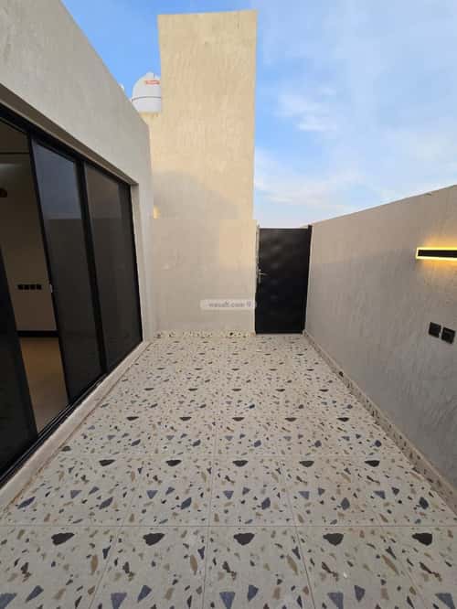 Floor with 5 Bedrooms Al Wasam, East Riyadh, Riyadh