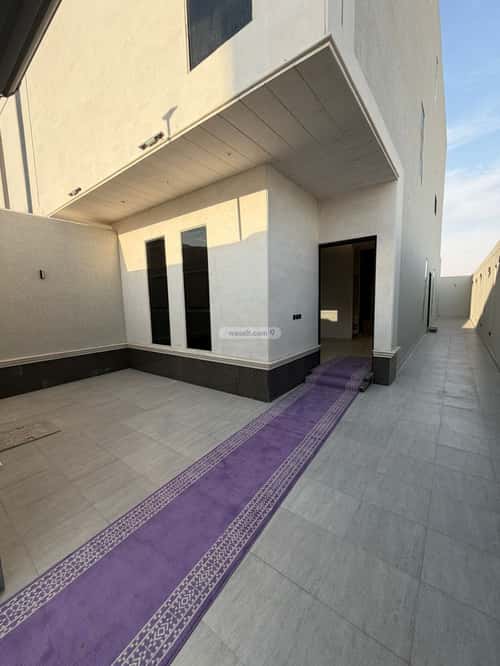 Floor with 5 Bedrooms Al Wasam, East Riyadh, Riyadh