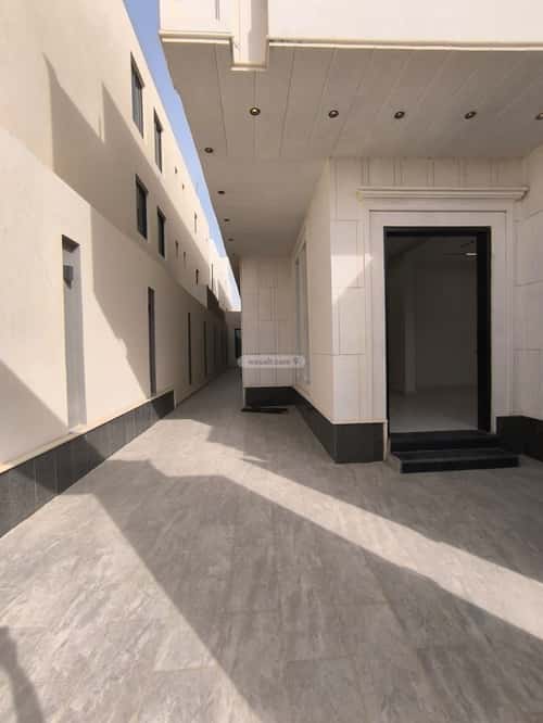 Floor with 5 Bedrooms Al-Janadriyah, East Riyadh, Riyadh