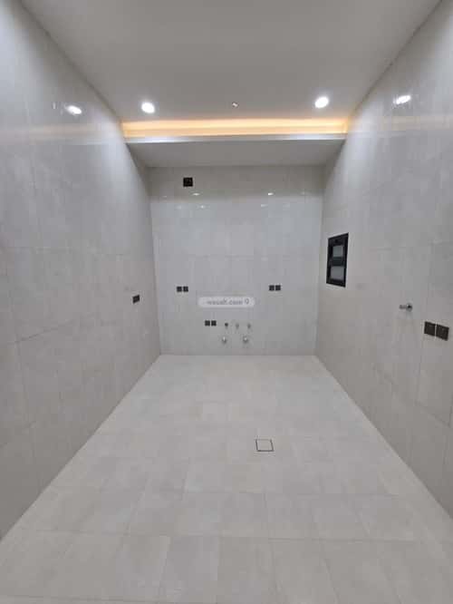 13 bedroom villa in Al Janadriyah