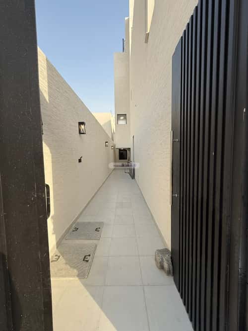 Floor 153 SQM with 5 bedrooms الجنادرية، شرق الرياض، الرياض