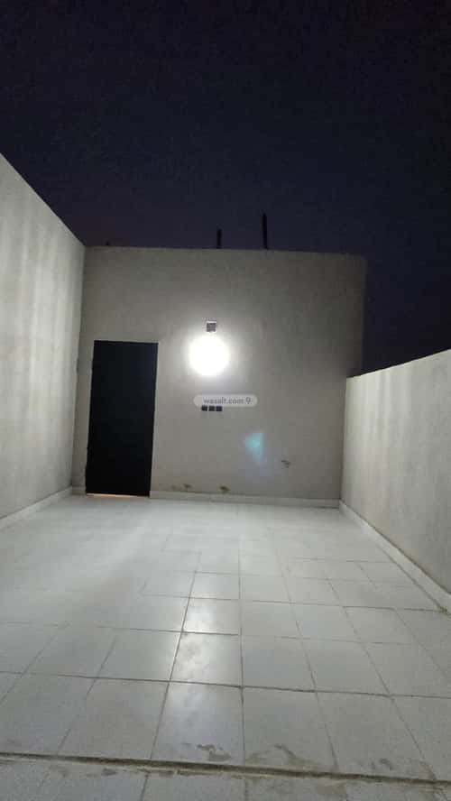 Floor 246 SQM with 9 bedrooms أحد، جنوب الرياض، الرياض